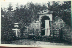 Carstens, Denkmal